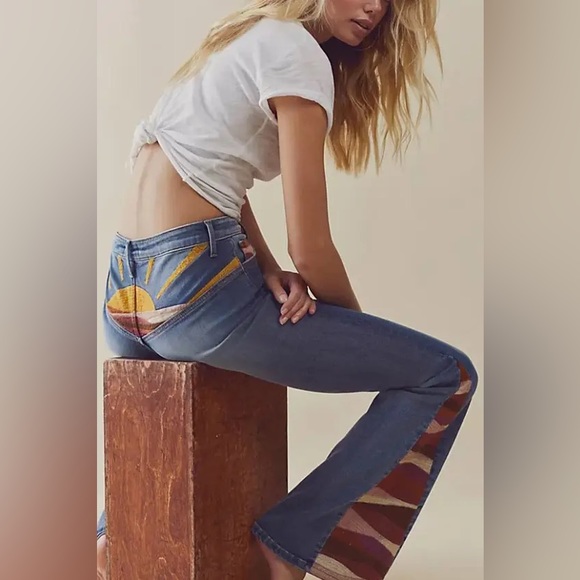 Denim - NEW SUNSET EMBROIDERED FLARED JEANS